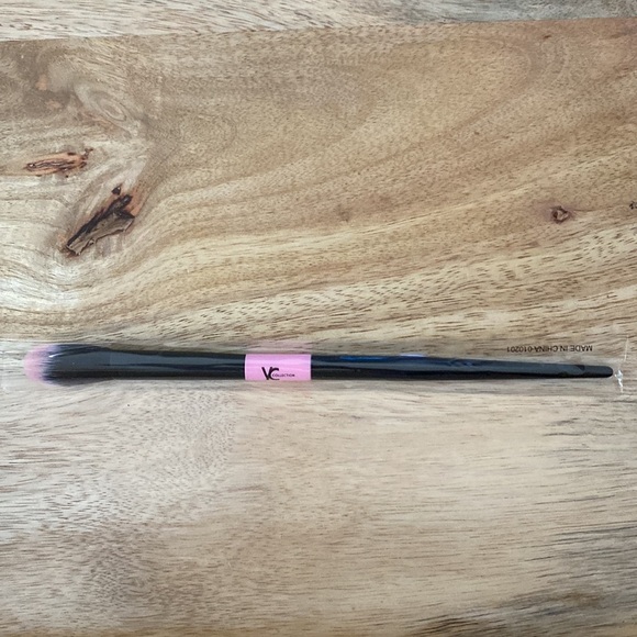 YC COLLECTION | Y02 Glow Brush - Picture 2 of 3